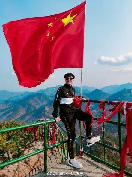 华夏银行长春九台路支行开展“送春联 入社区 金融知识进万家”主题党日活动