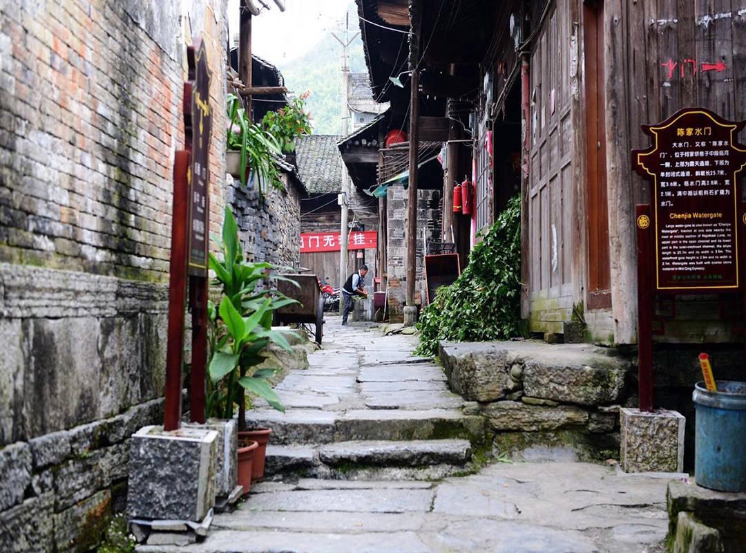 七彩文韵 | 词作家杨启舫:云南“十里不同俗” 总有惊奇发现