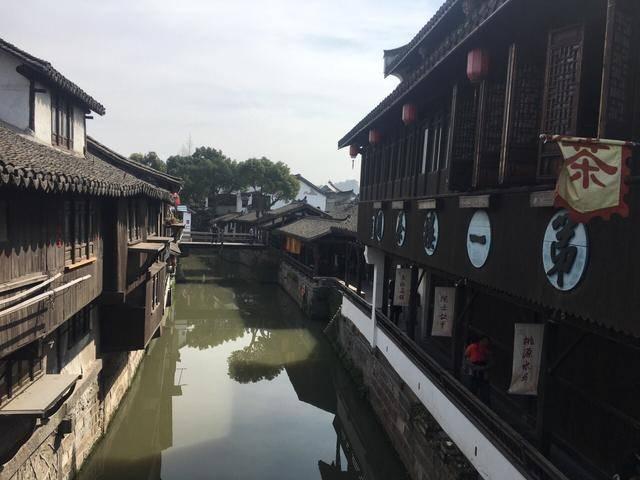 逃出上锁的现代房间3